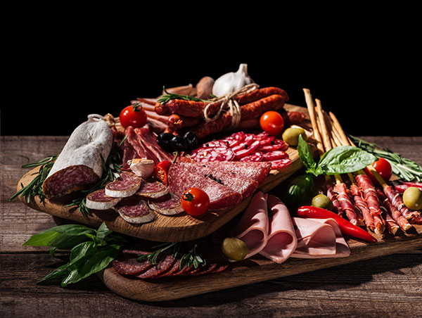 Apéro saucissons, gratons lyonnais ...